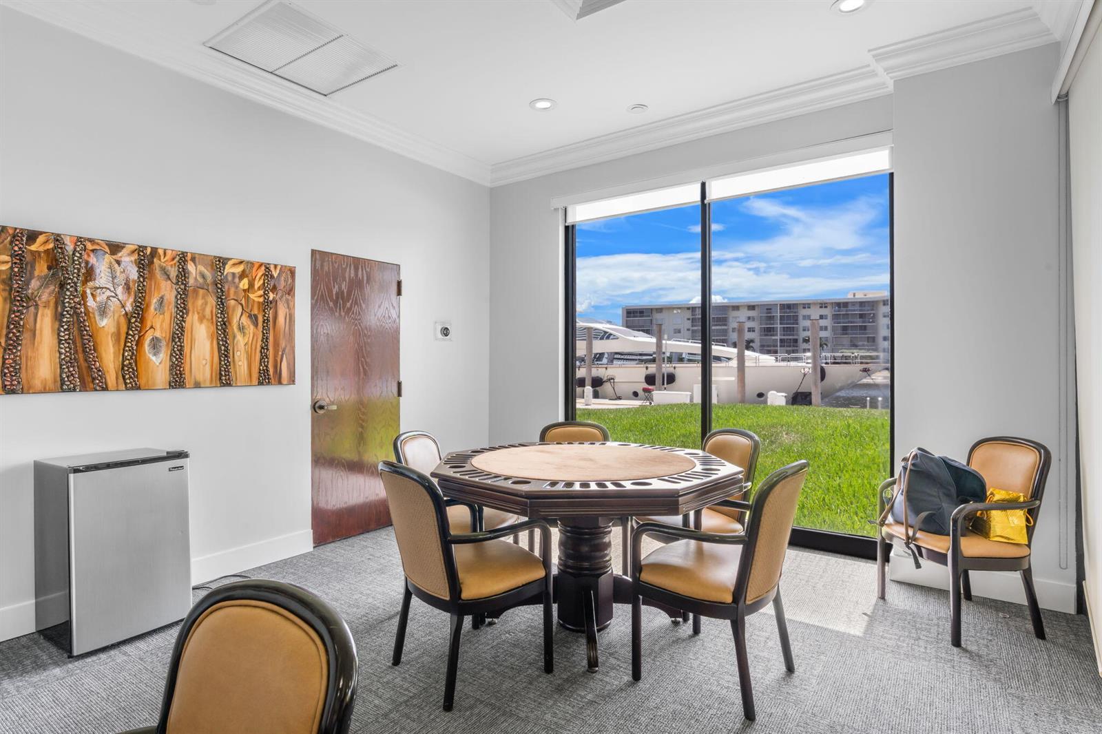 305 2 / 2 1230 sq. ft. $ 2026-07-22 0 foto