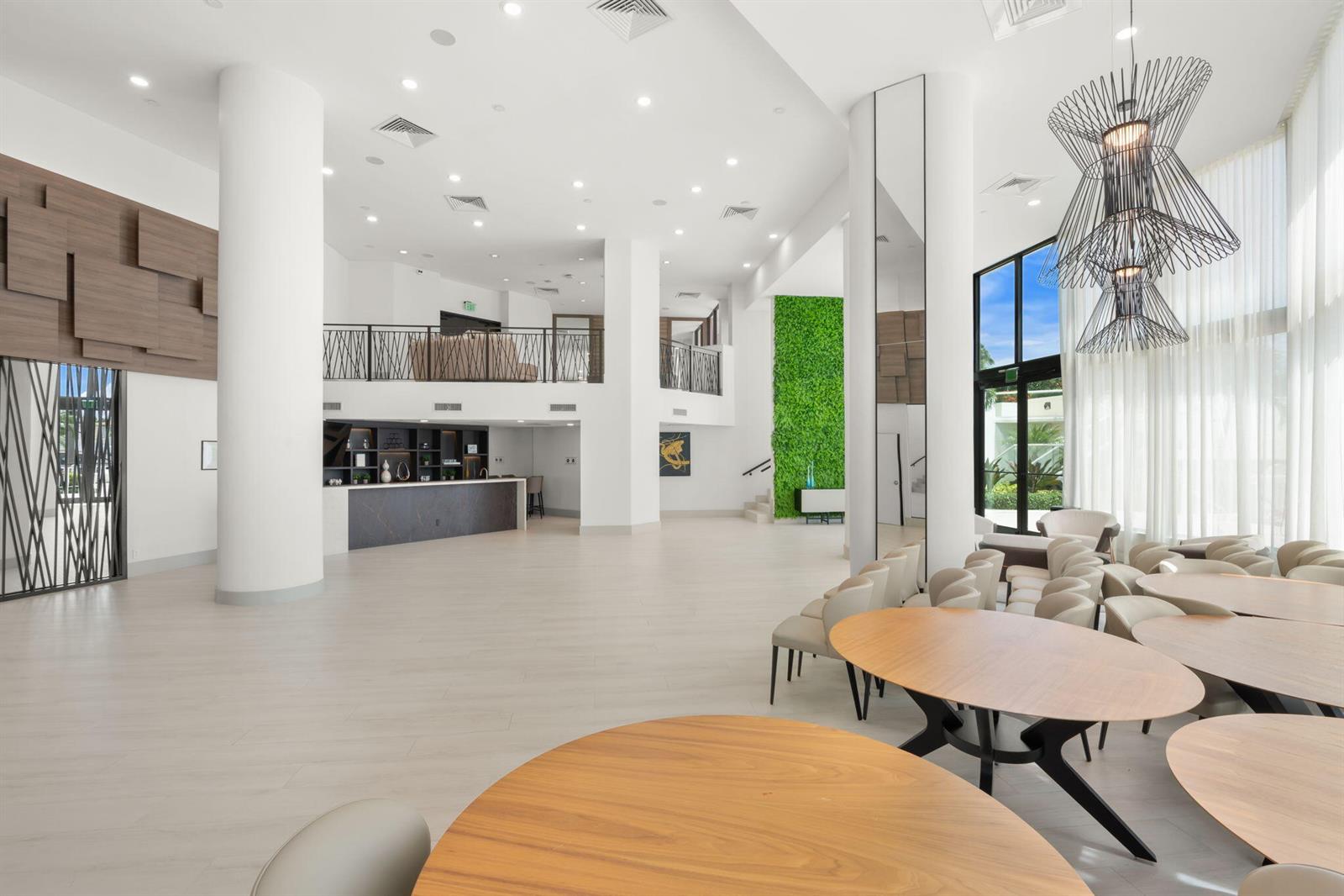 305 2 / 2 1230 sq. ft. $ 2026-07-22 0 foto