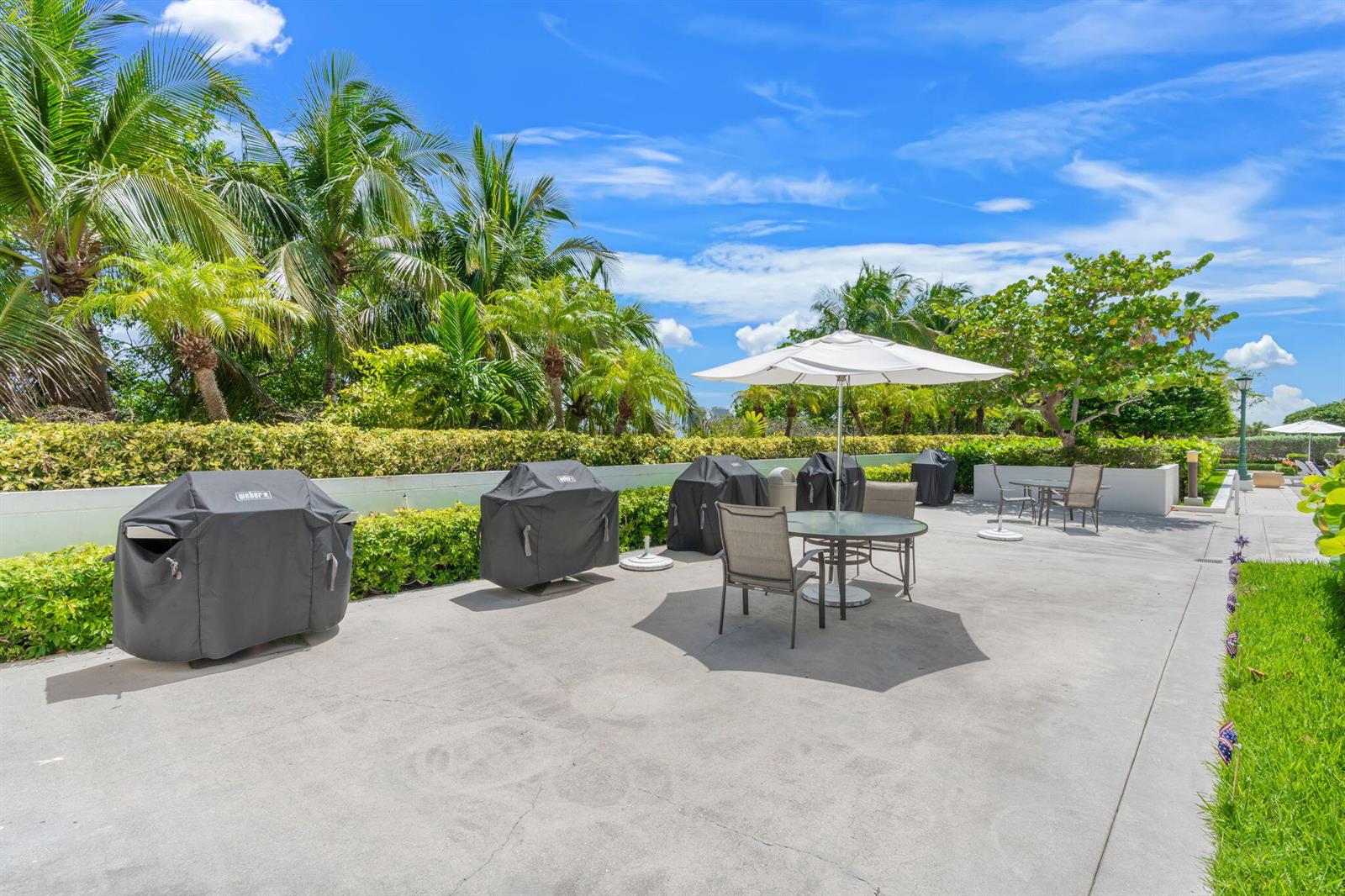 305 2 / 2 1230 sq. ft. $ 2026-07-22 0 foto