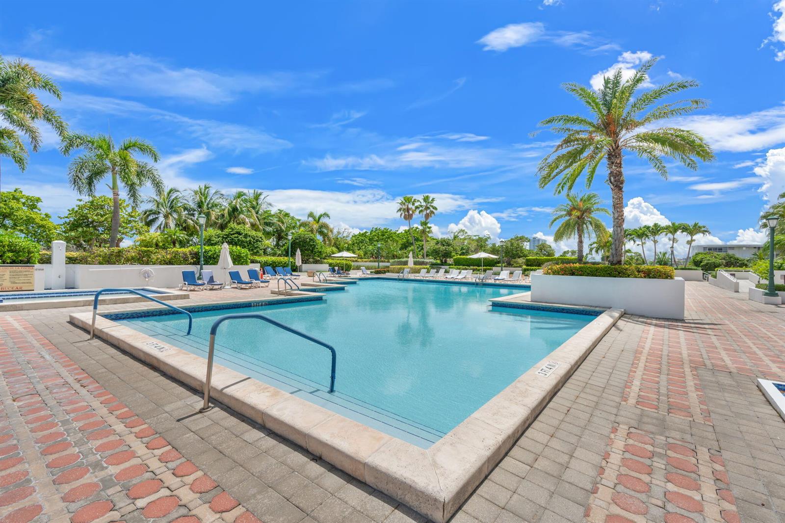 305 2 / 2 1230 sq. ft. $ 2026-07-22 0 foto