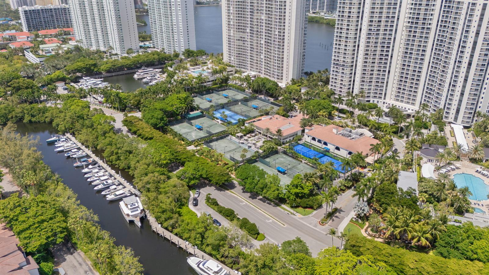 305 2 / 2 1230 sq. ft. $ 2026-07-22 0 foto