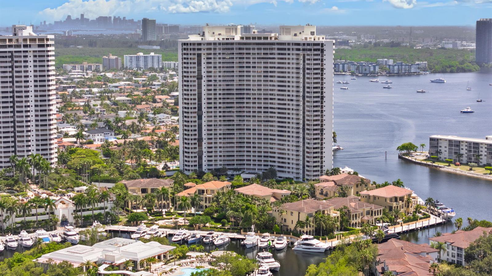 305 2 / 2 1230 sq. ft. $ 2026-07-22 0 foto
