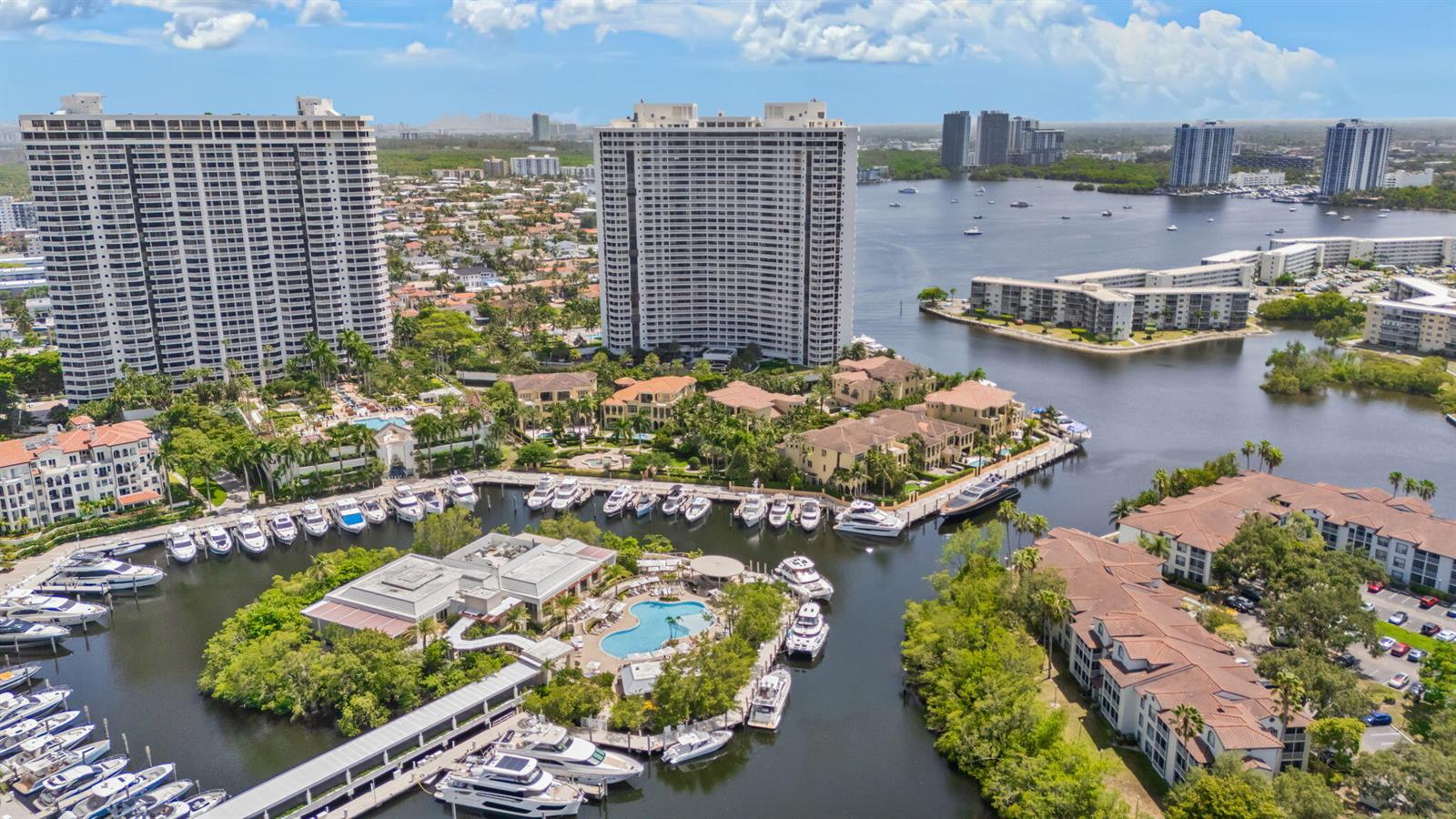 305 2 / 2 1230 sq. ft. $ 2026-07-22 0 foto