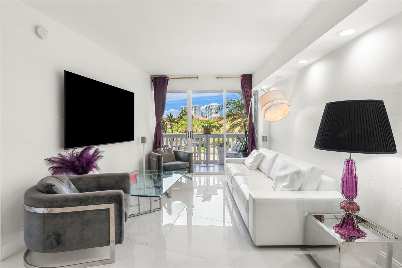 305 2 / 2 1230 sq. ft. $ 2026-07-22 0 foto