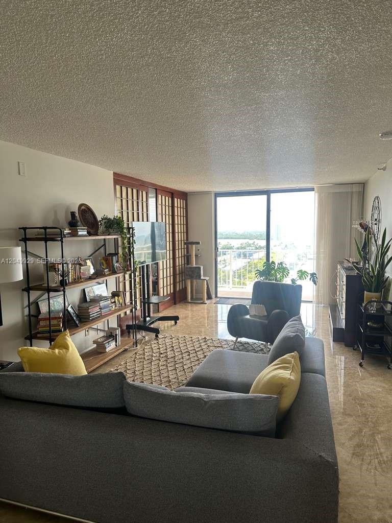 See details 2207 2 / 2 1008 sq. ft. $ 2026-07-08 0 Photo