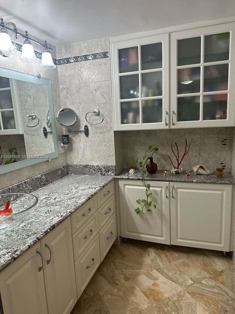 See details 2207 2 / 2 1008 sq. ft. $ 2026-07-08 0 Photo