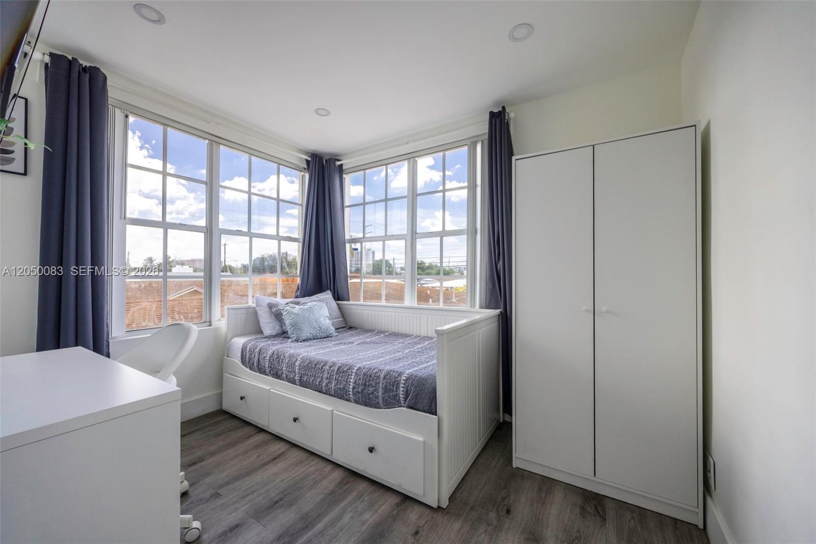 See details / 2624 sq. ft. $ 2026-07-08 0 Photo