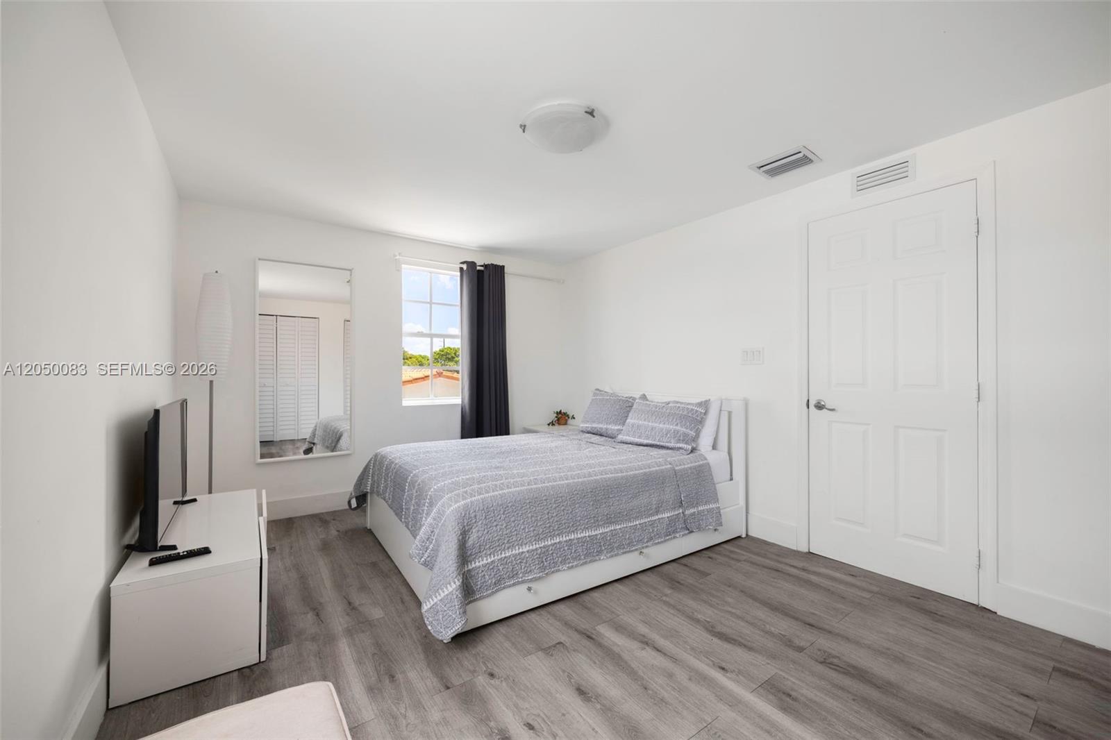 See details / 2624 sq. ft. $ 2026-07-08 0 Photo