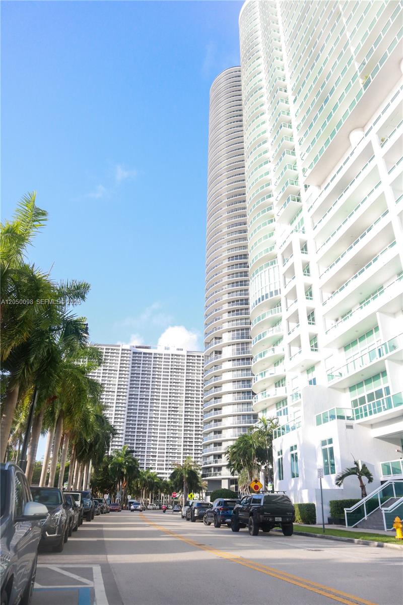 Ver detalles 3411 1 / 1 791 sq. ft. $ 2026-07-08 0 foto