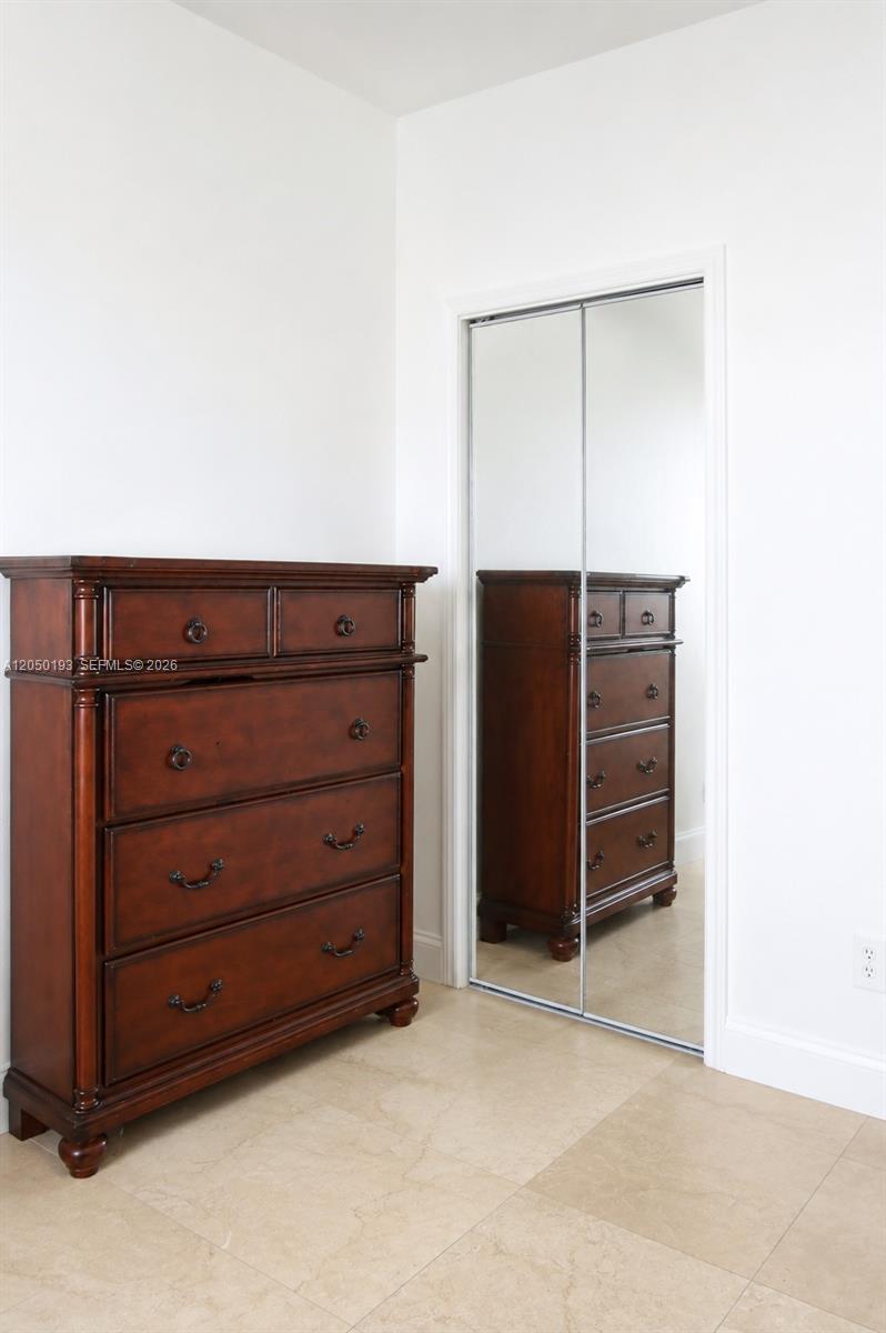 Ver detalles 16474 4 / 3 2080 sq. ft. $ 2026-08-06 0 foto