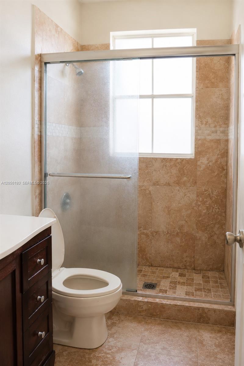 Ver detalles 16474 4 / 3 2080 sq. ft. $ 2026-08-06 0 foto