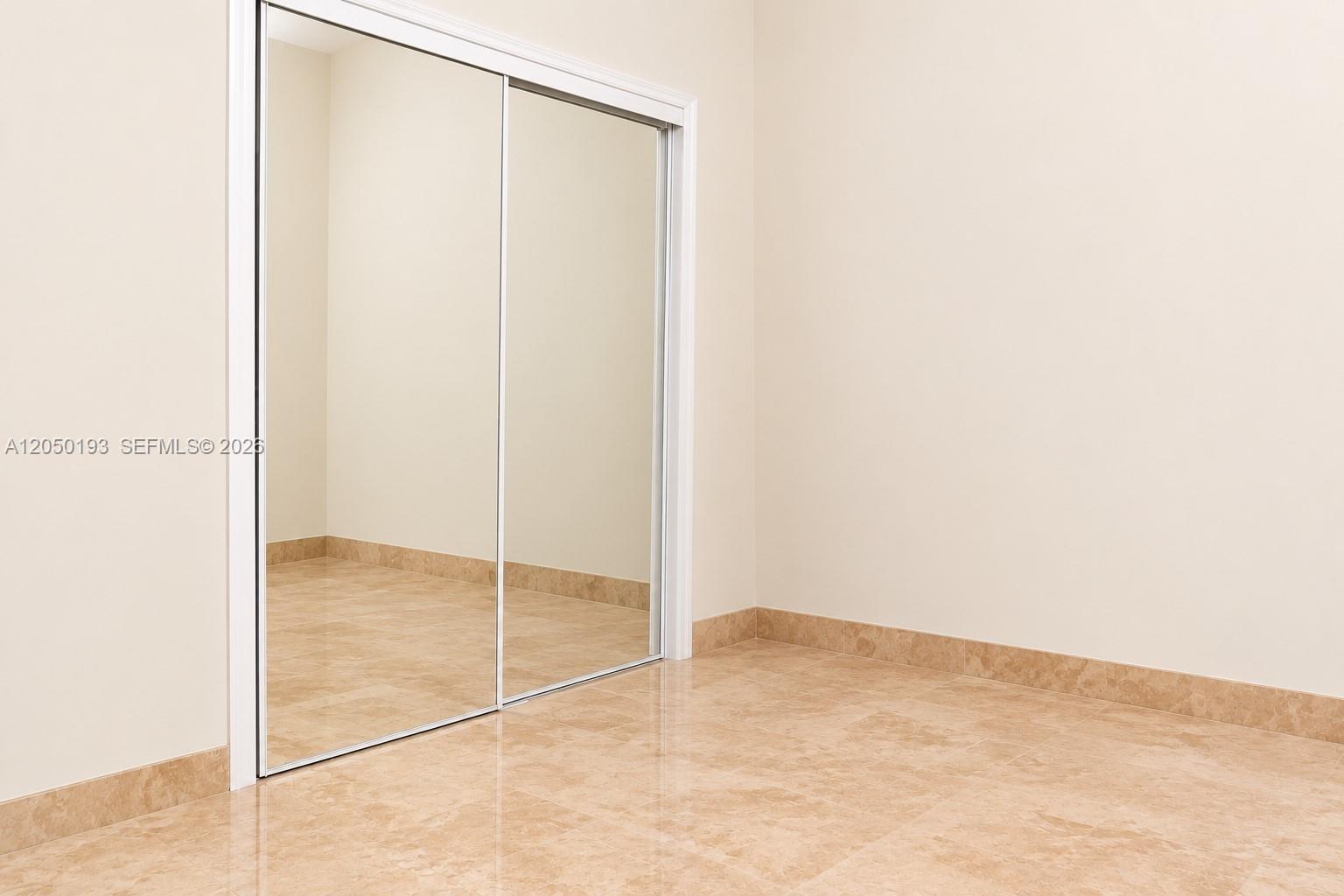 Ver detalles 16474 4 / 3 2080 sq. ft. $ 2026-08-06 0 foto