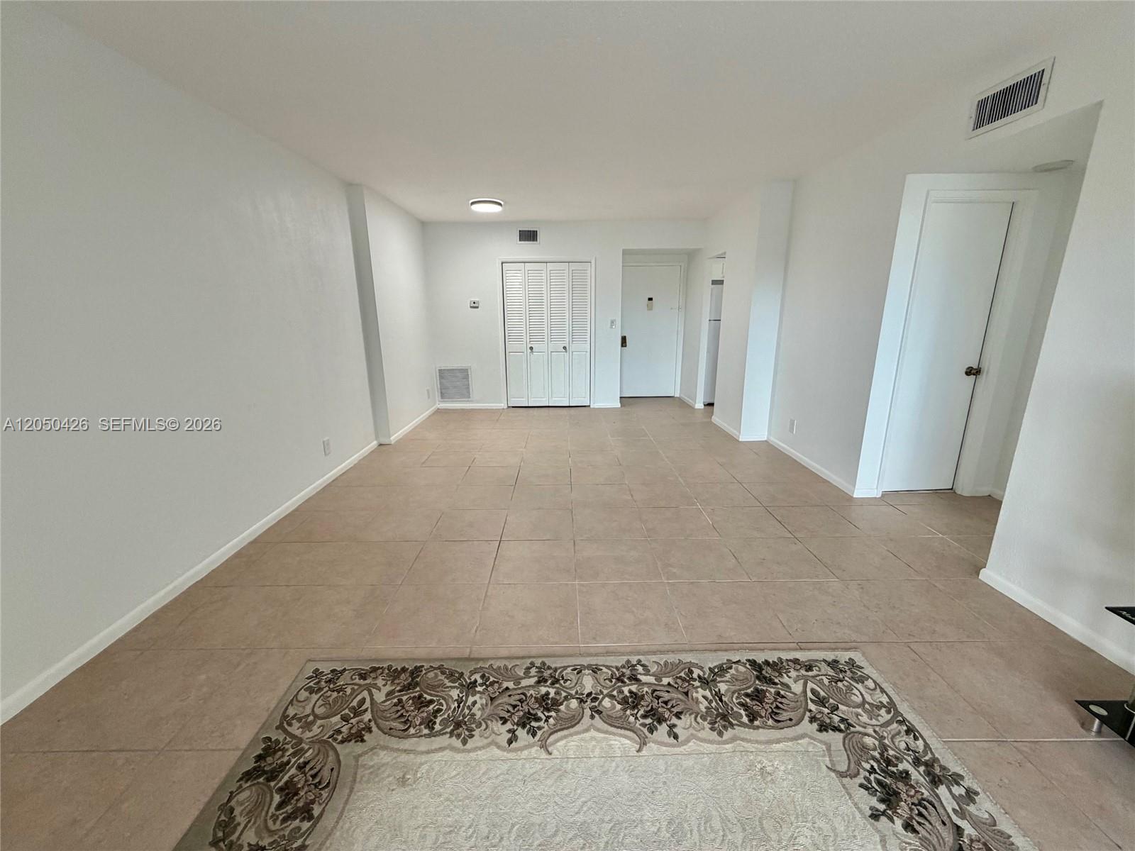 Ver detalles 308A 1 / 2 844 sq. ft. $ 2026-07-08 0 foto