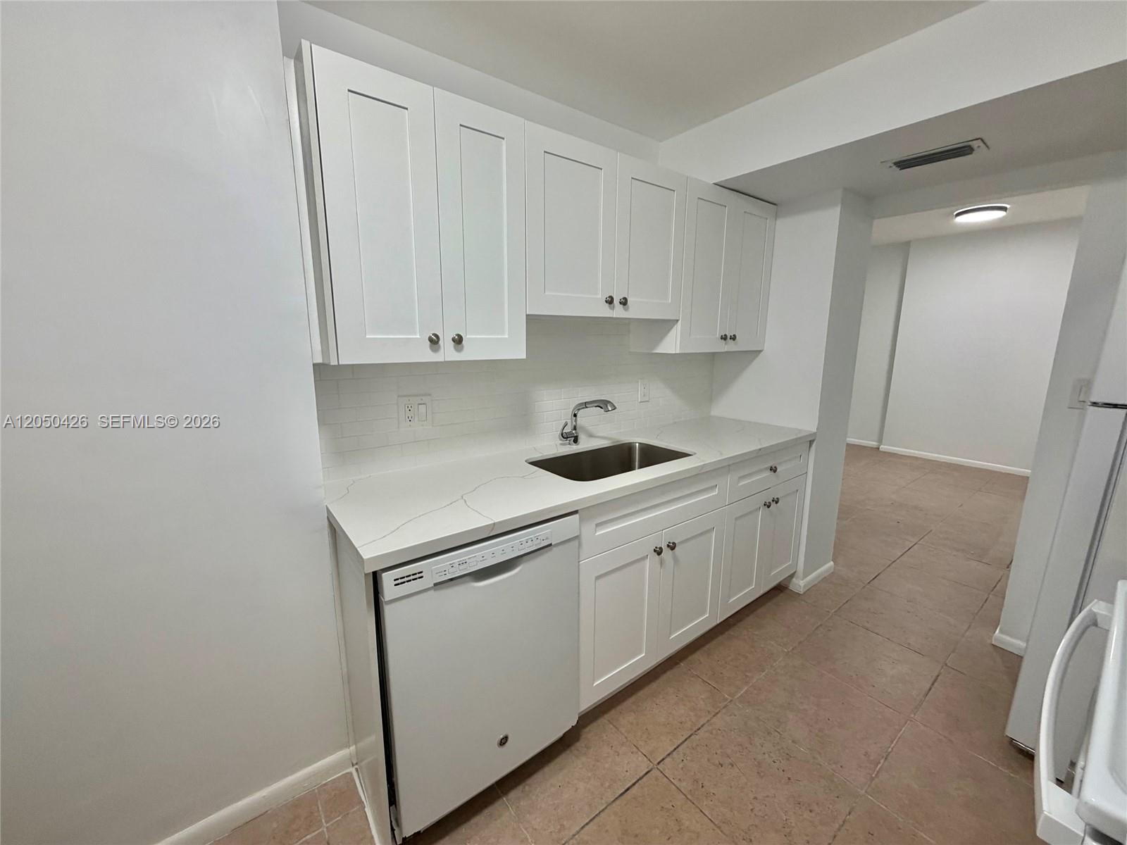 Ver detalles 308A 1 / 2 844 sq. ft. $ 2026-07-08 0 foto