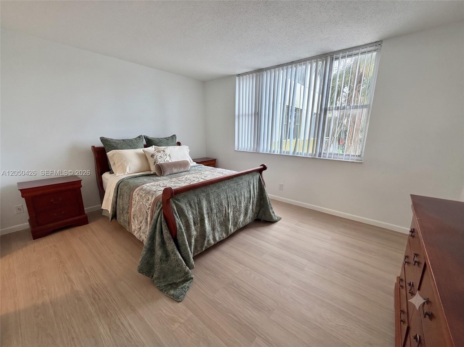 Ver detalles 308A 1 / 2 844 sq. ft. $ 2026-07-08 0 foto