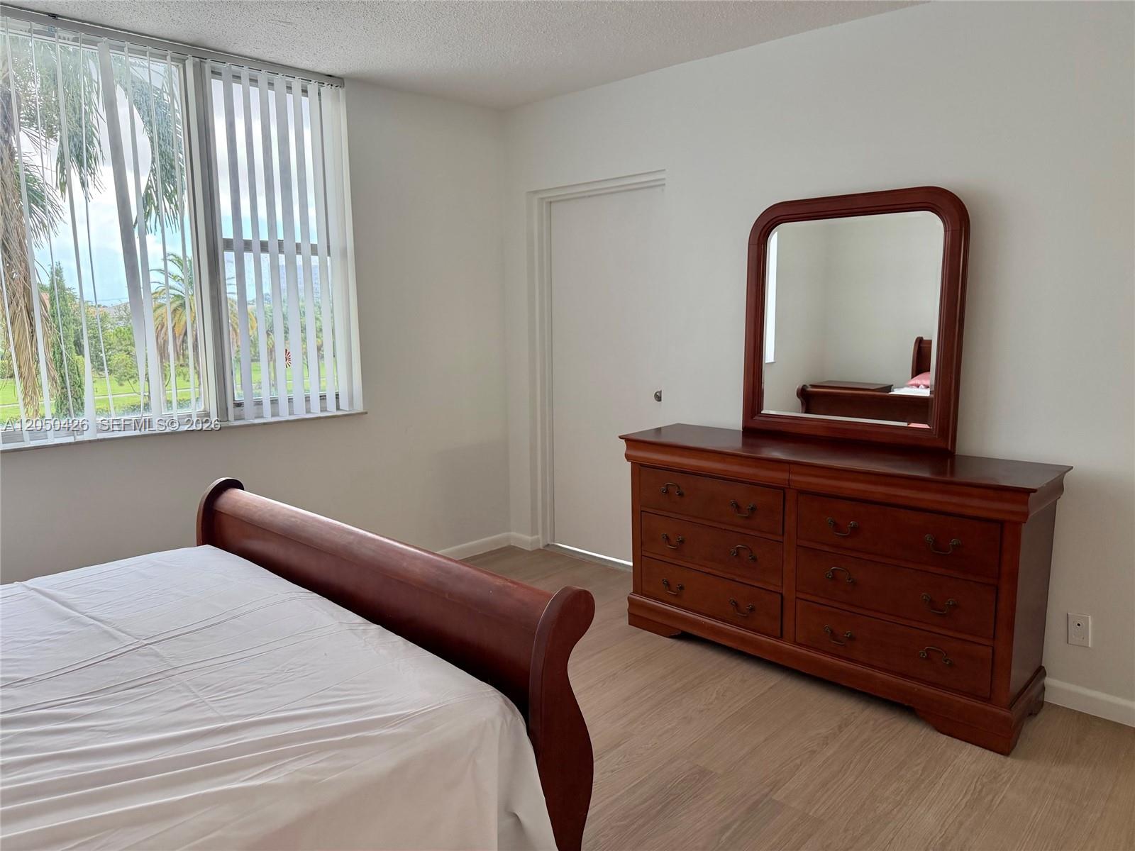 Ver detalles 308A 1 / 2 844 sq. ft. $ 2026-07-08 0 foto