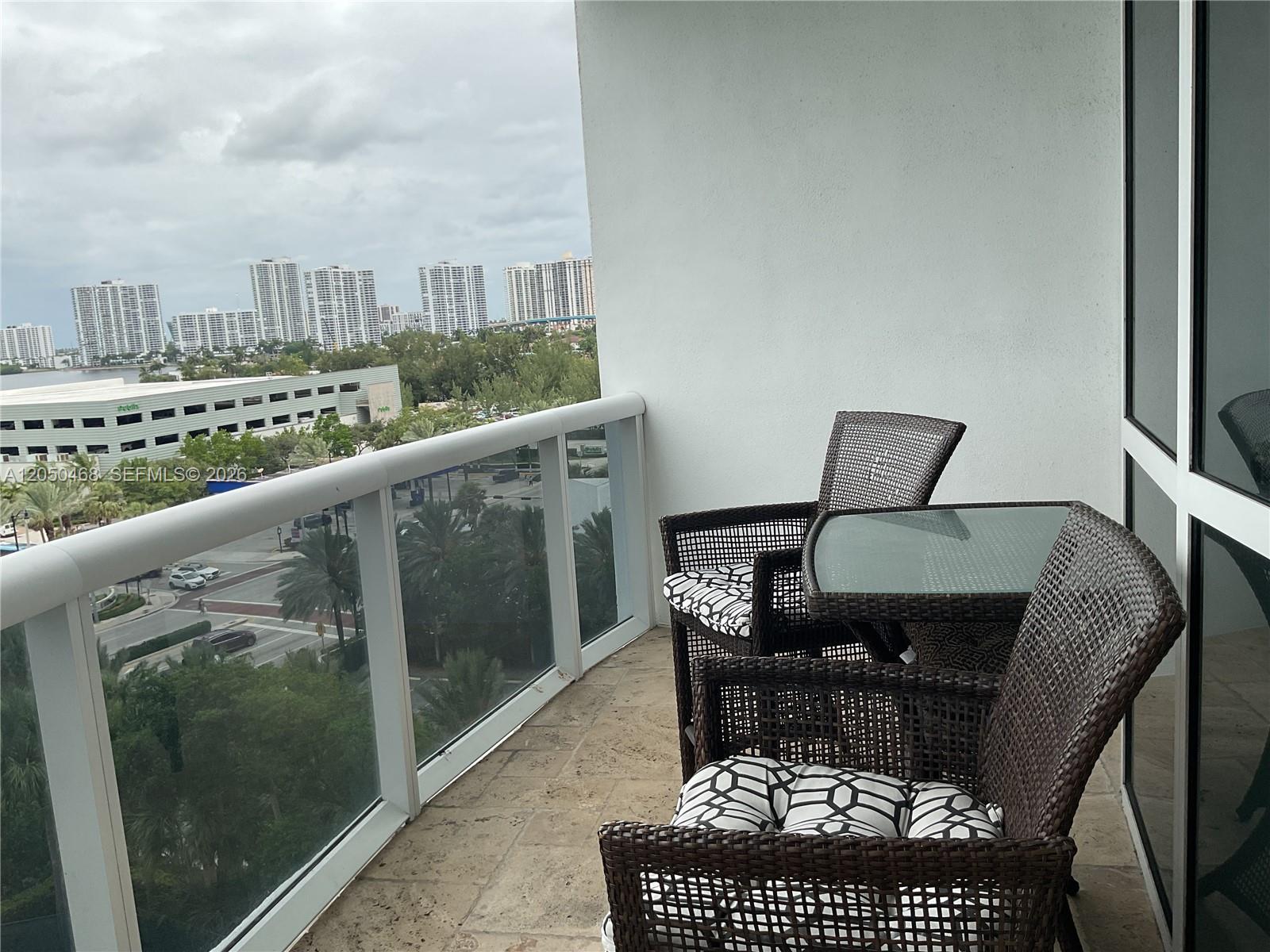 901A 2 / 2 1289 sq. ft. $ 2026-07-08 0 foto
