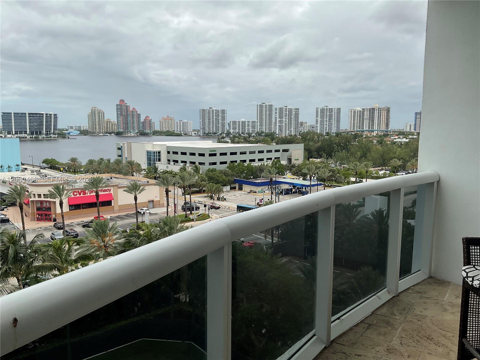 901A 2 / 2 1289 sq. ft. $ 2026-07-08 0 foto