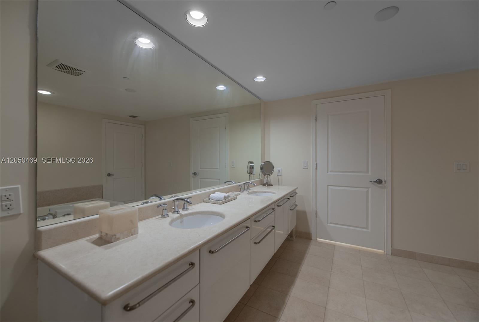 Photo of 3101 Ocean Dr #404, Hollywood, Florida, 33019 -