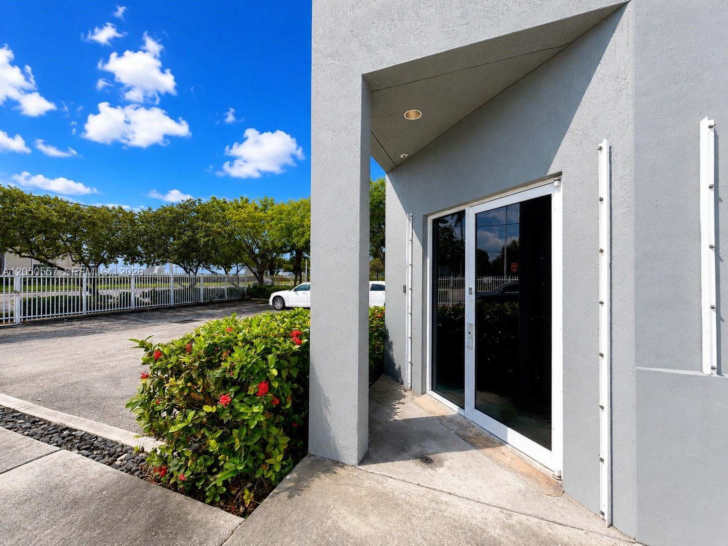 See details 11 / sq. ft. $ 2026-07-10 0 Photo