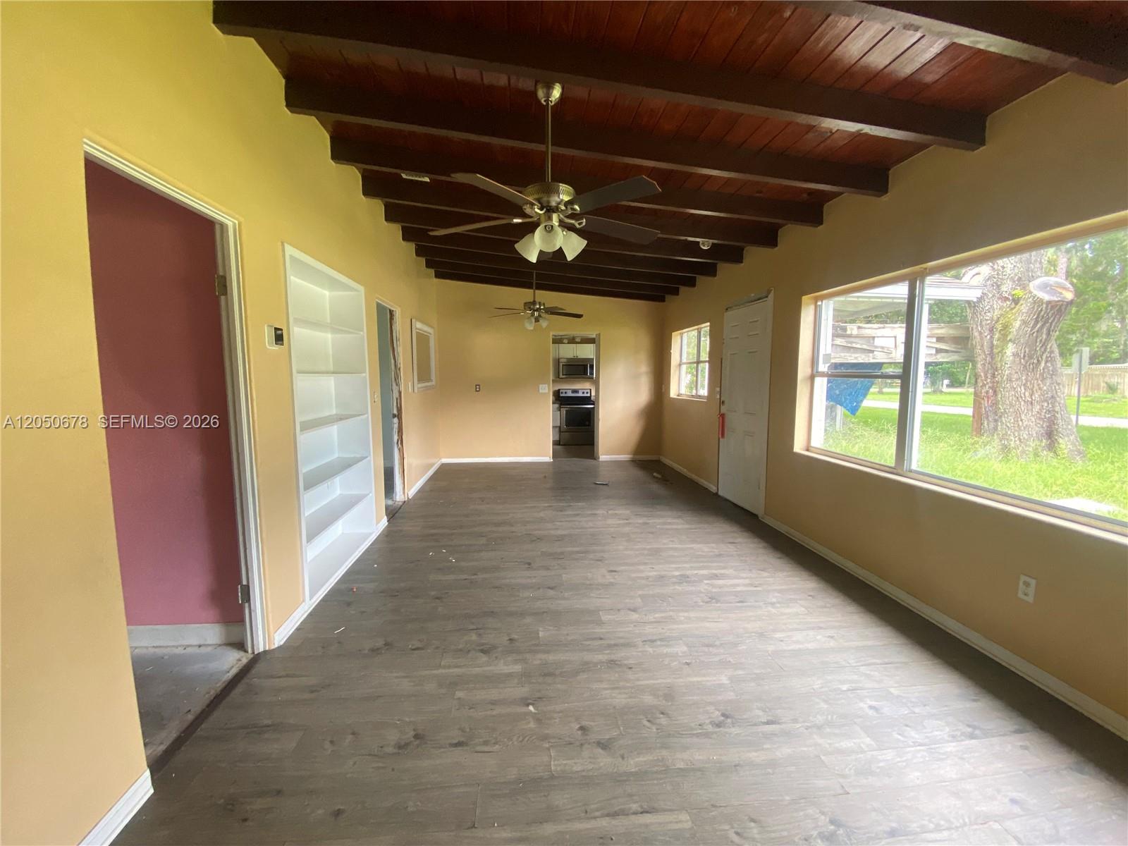 Ver detalles 705 3 / 2 sq. ft. $ 2026-07-09 0 foto