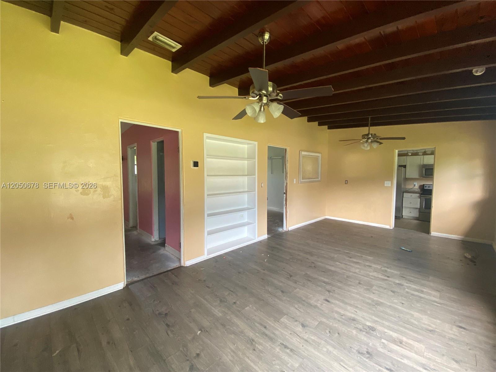 Ver detalles 705 3 / 2 sq. ft. $ 2026-07-09 0 foto