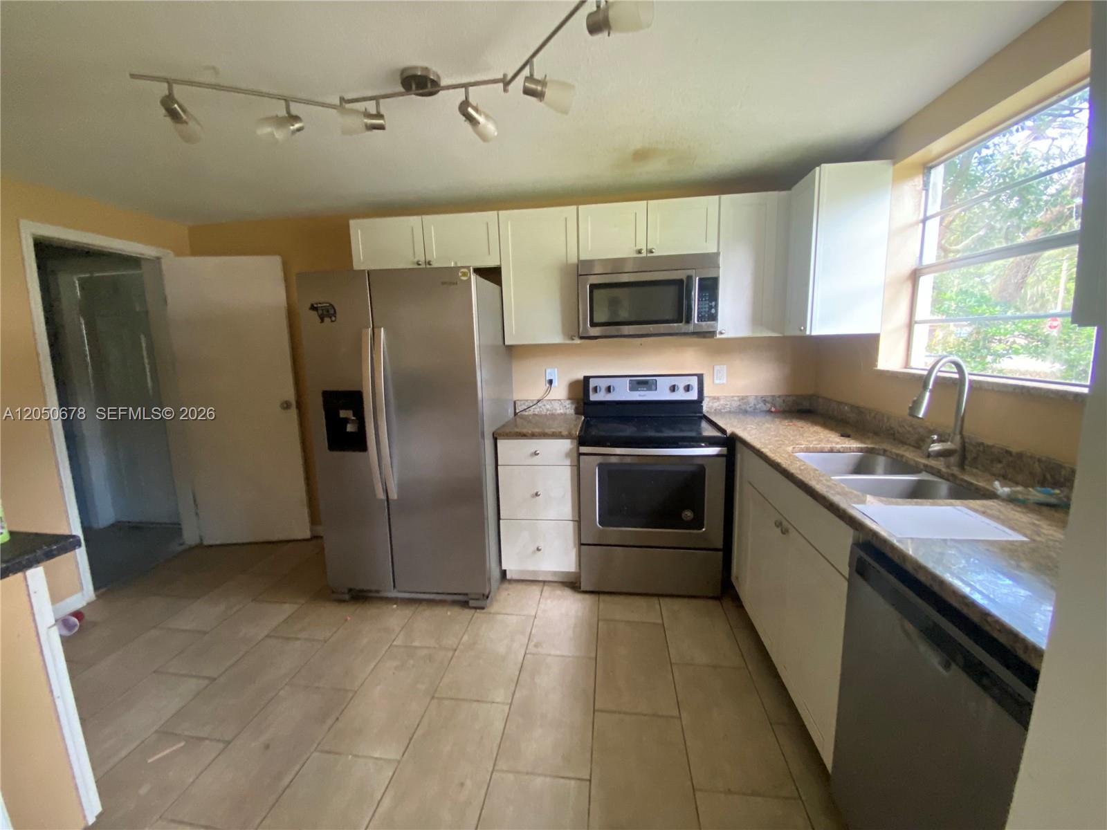 Ver detalles 705 3 / 2 sq. ft. $ 2026-07-09 0 foto