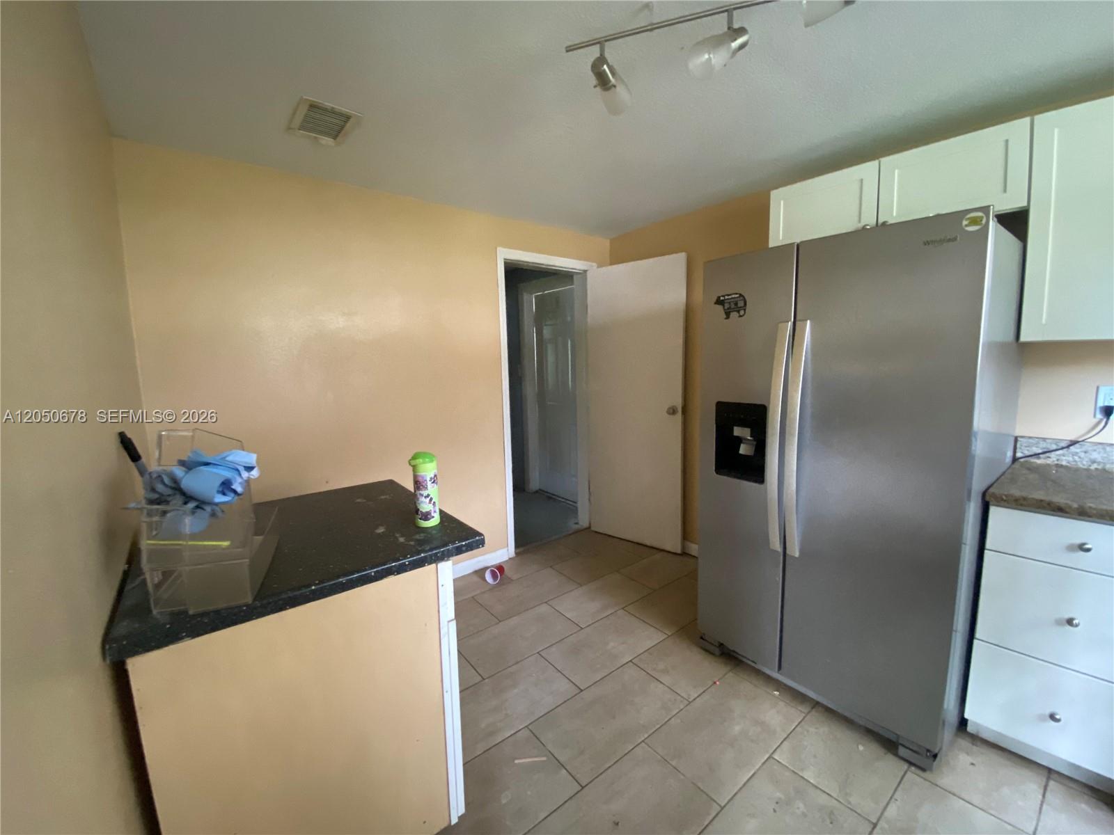 Ver detalles 705 3 / 2 sq. ft. $ 2026-07-09 0 foto