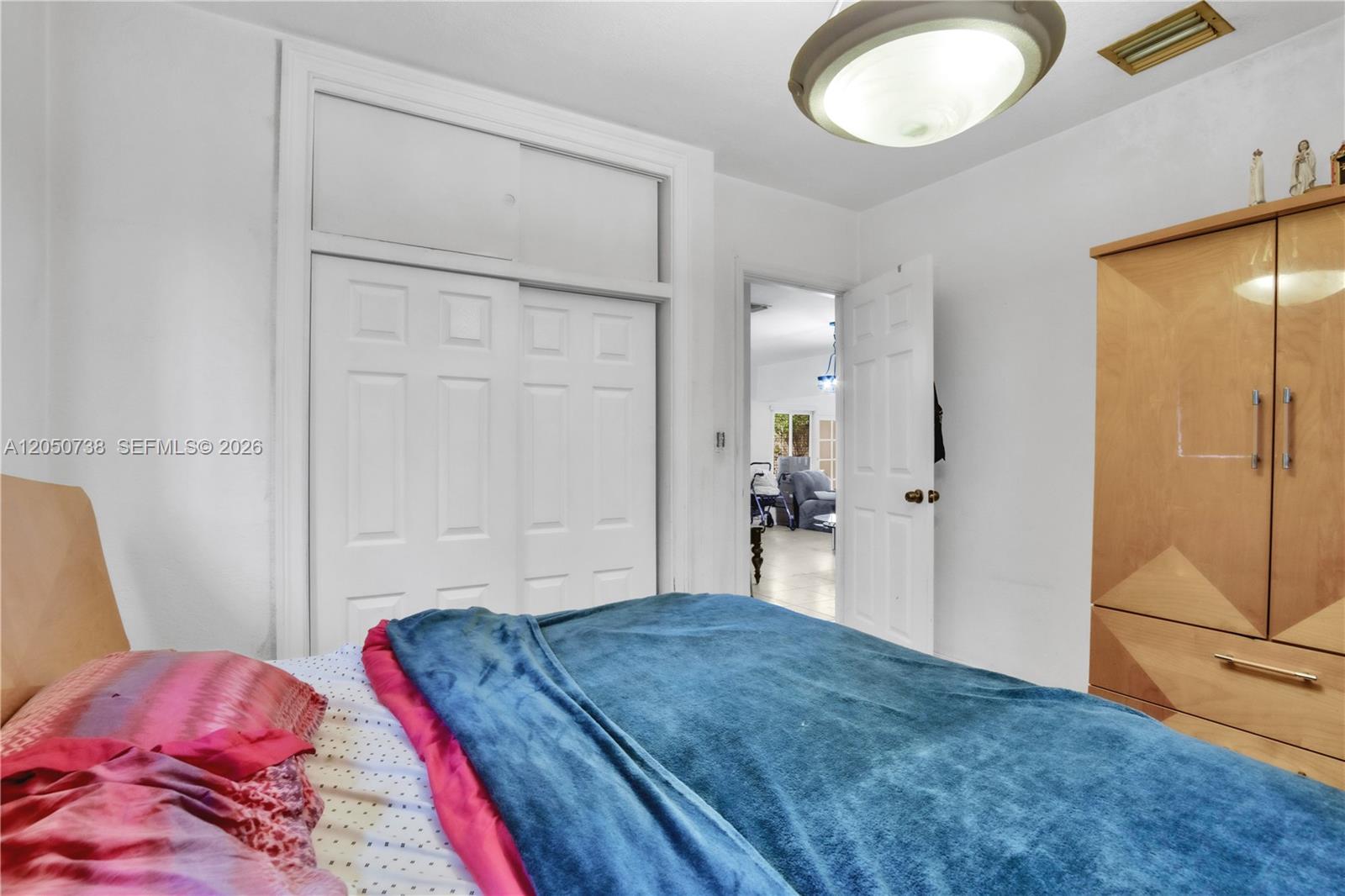 See details / 1950 sq. ft. $ 2026-07-09 0 Photo