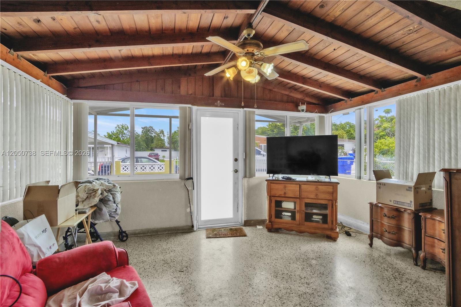 See details / 1950 sq. ft. $ 2026-07-09 0 Photo
