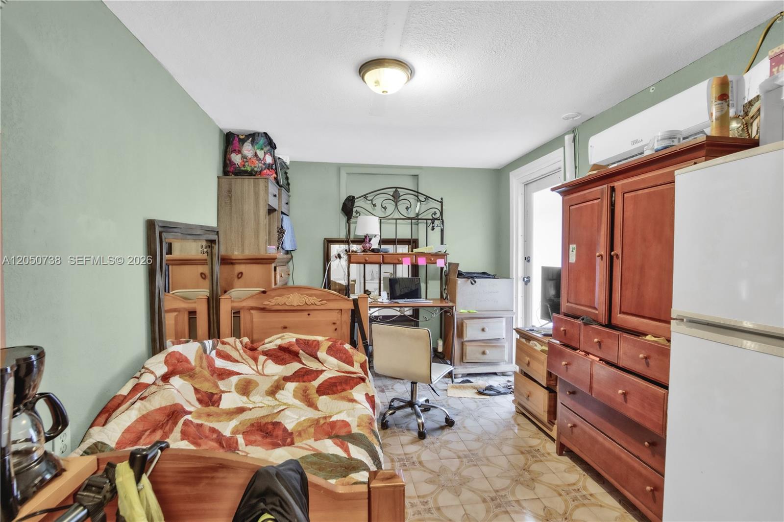 See details / 1950 sq. ft. $ 2026-07-09 0 Photo