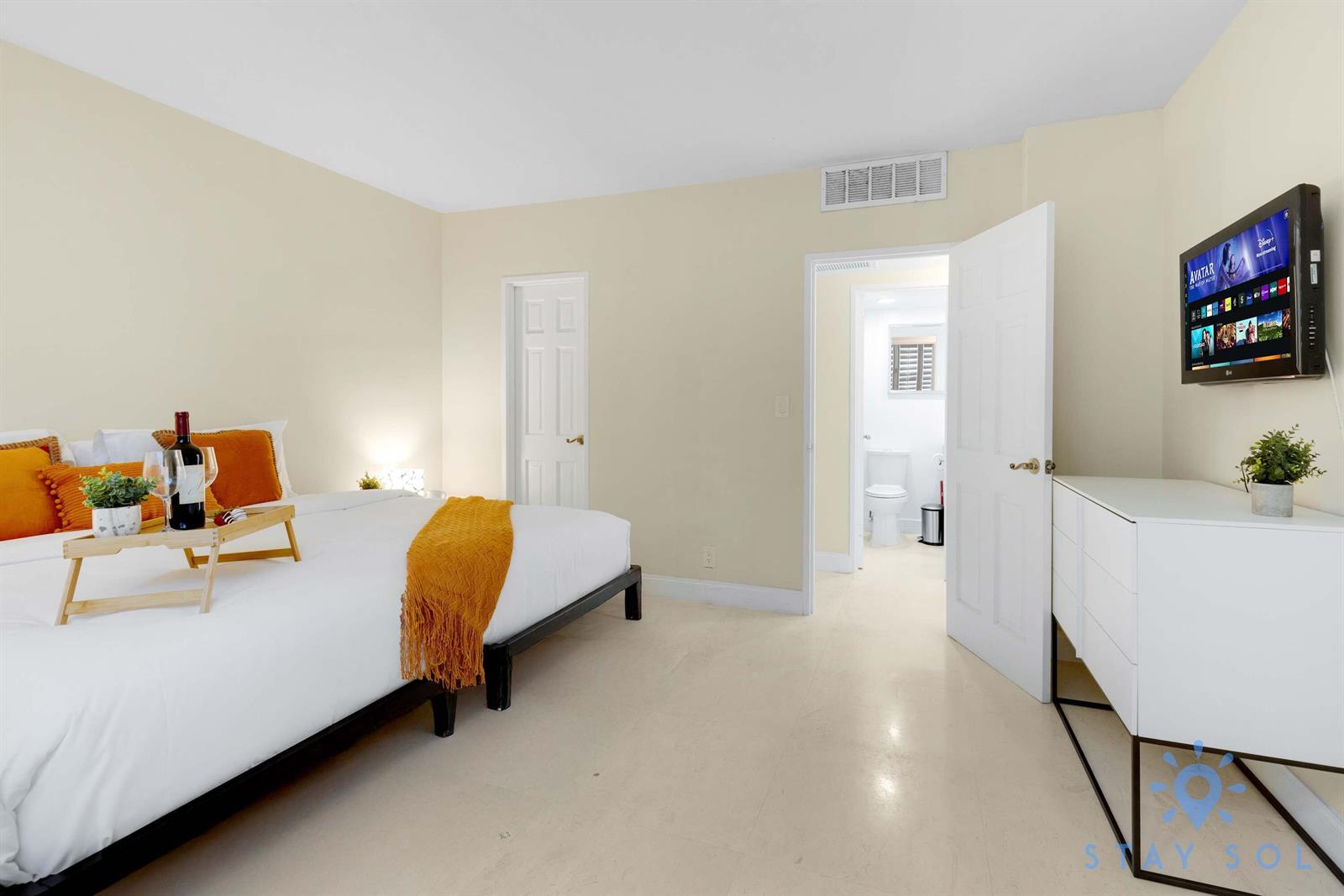Photo of 3901 Ocean #14k, Hollywood, Florida, 33019 - 14K Bedroom 3