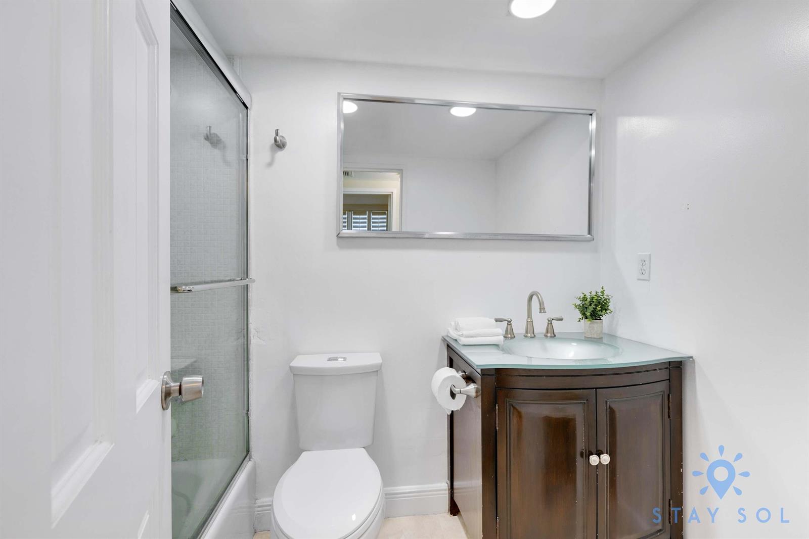 Photo of 3901 Ocean #14k, Hollywood, Florida, 33019 - 14K Bathroom