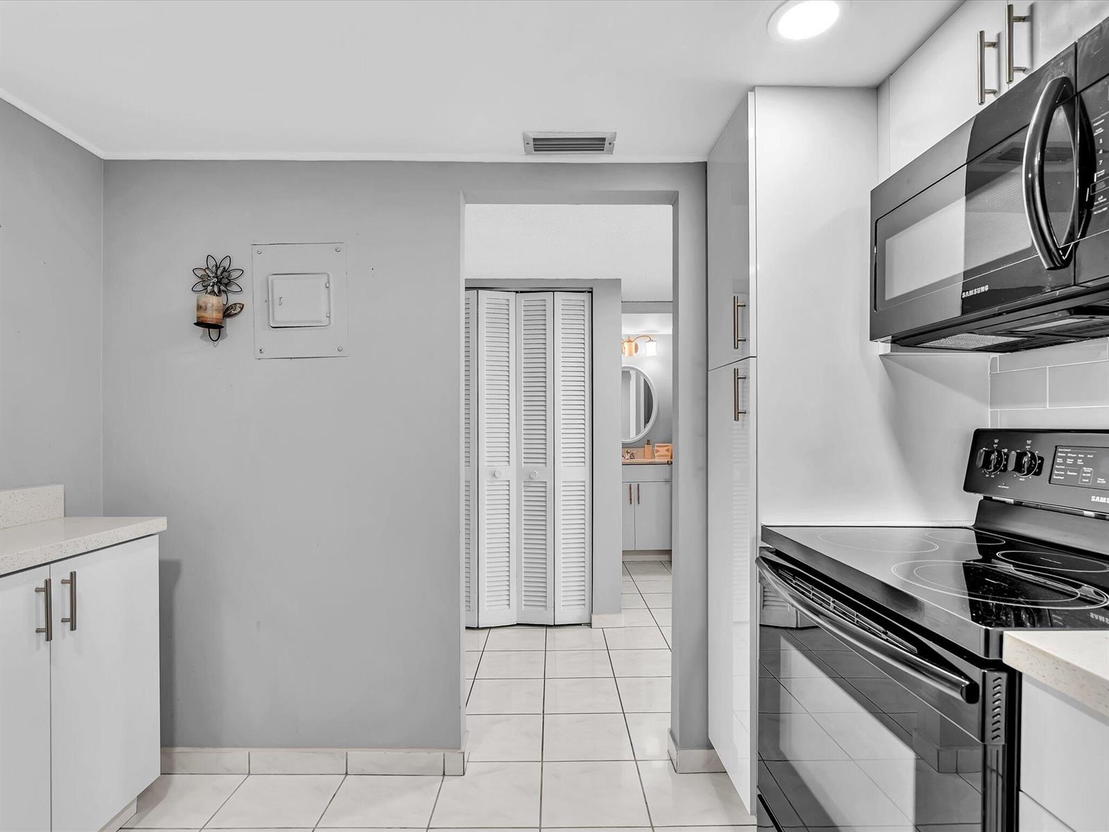 Photo of 1410 Ocean #1103, Hollywood, Florida, 33019 - 09-FPP00376