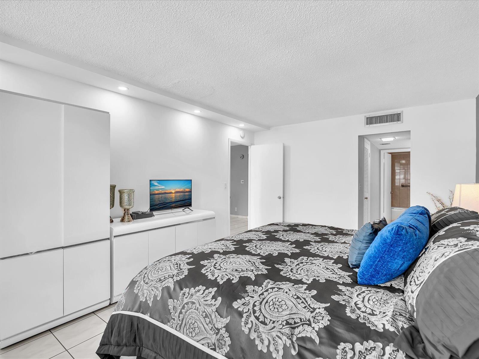 Photo of 1410 Ocean #1103, Hollywood, Florida, 33019 - 22-FPP00441