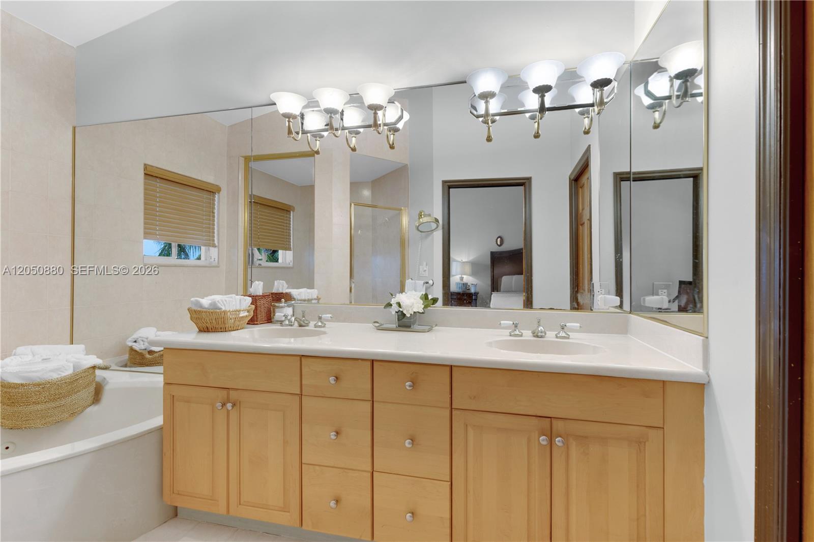 Photo of 21399 Marina Cove Cir  #15, Aventura, Florida, 33180 - Main Bathroom