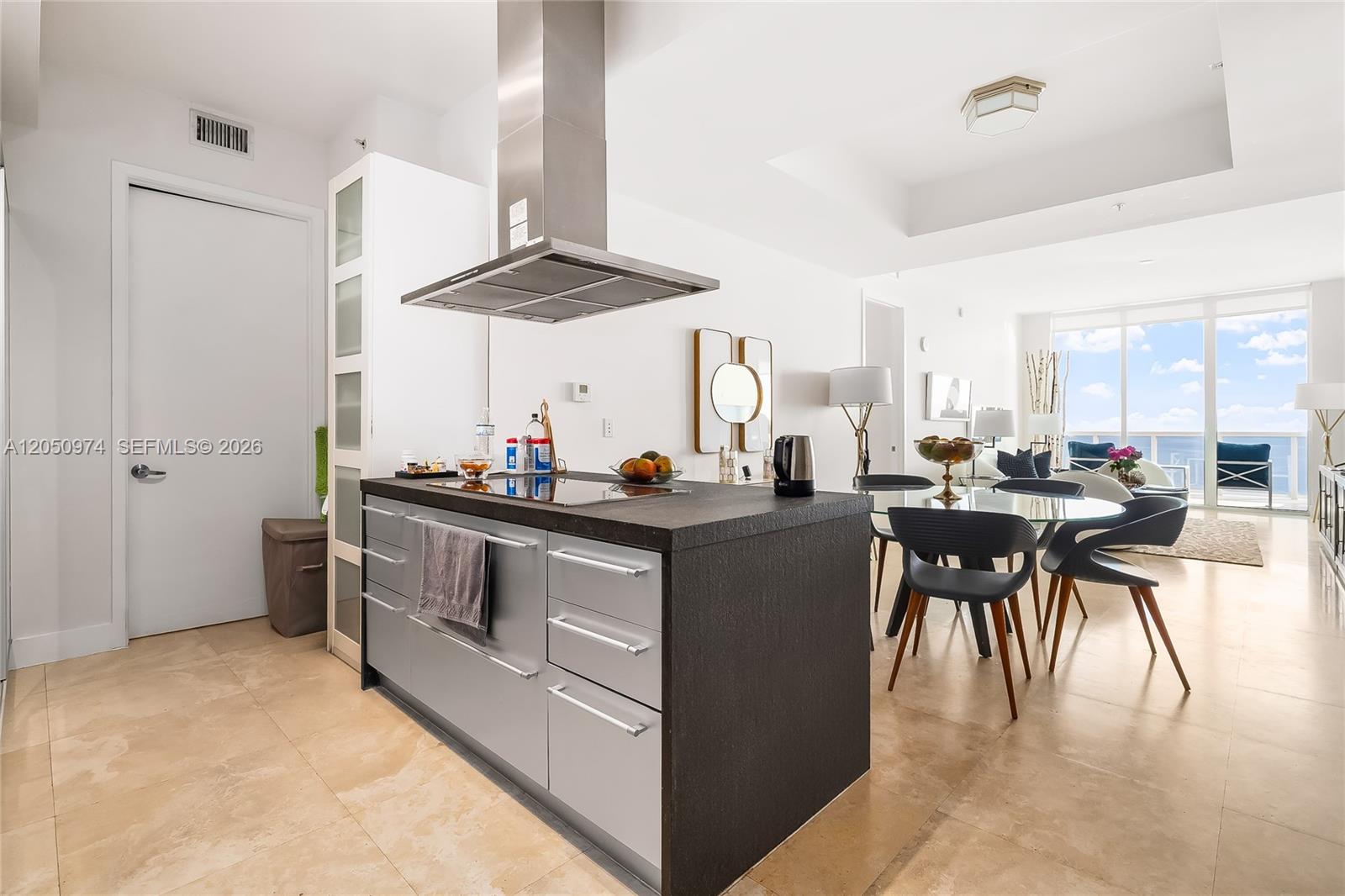 See details 3408 2 / 3 1570 sq. ft. $ 2026-07-09 0 Photo