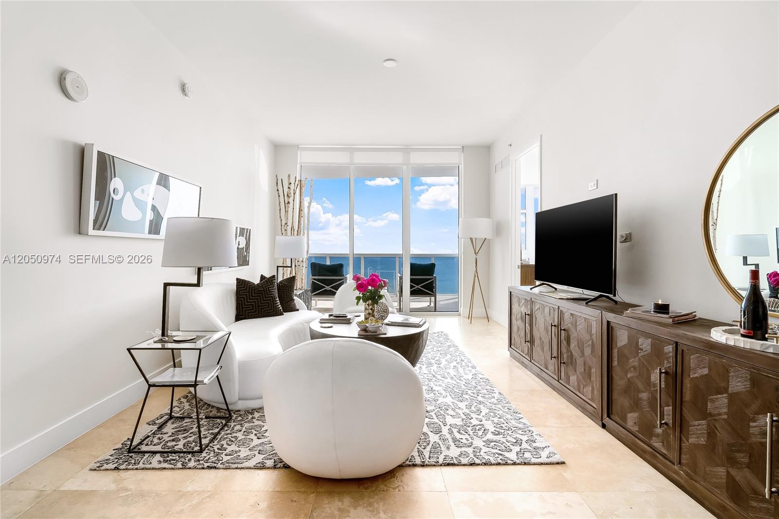 See details 3408 2 / 3 1570 sq. ft. $ 2026-07-09 0 Photo