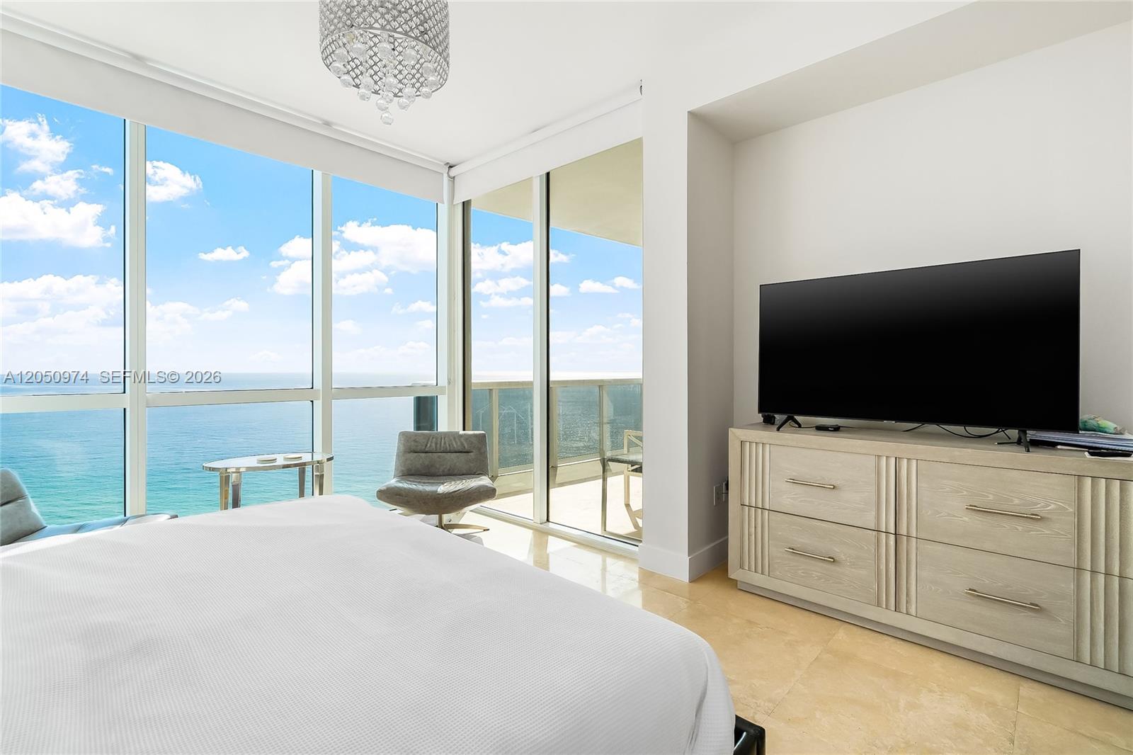 See details 3408 2 / 3 1570 sq. ft. $ 2026-07-09 0 Photo