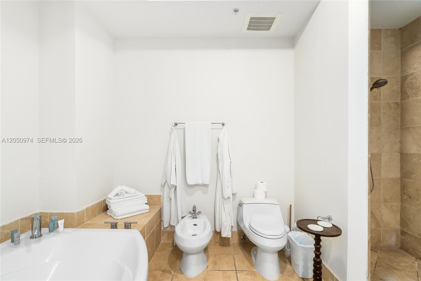 See details 3408 2 / 3 1570 sq. ft. $ 2026-07-09 0 Photo