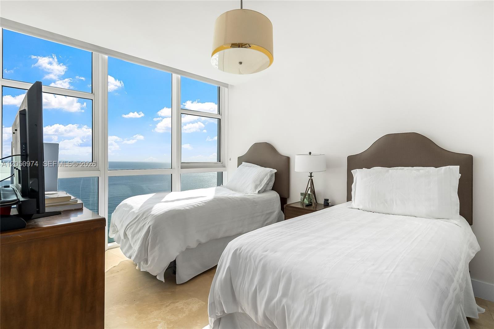 See details 3408 2 / 3 1570 sq. ft. $ 2026-07-09 0 Photo