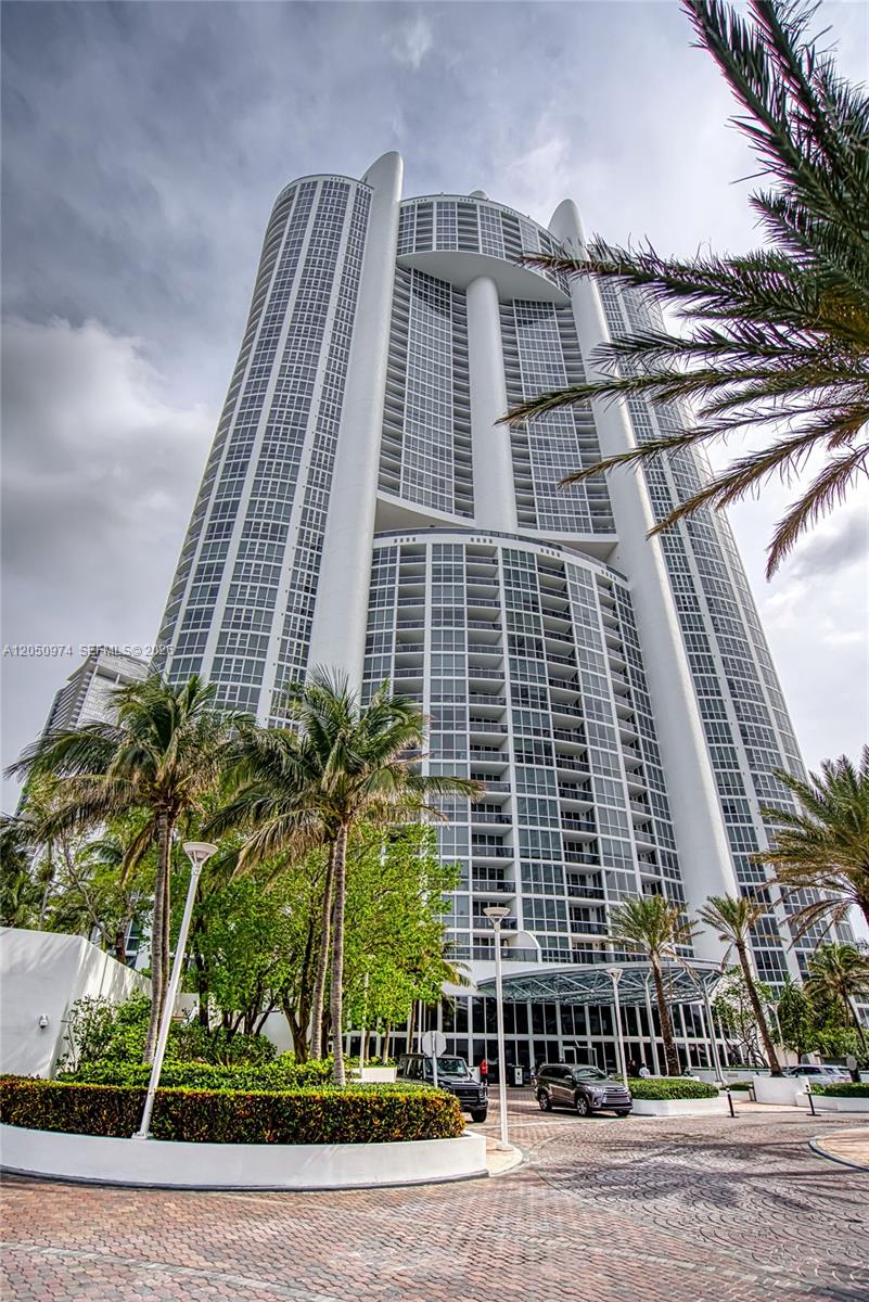 See details 3408 2 / 3 1570 sq. ft. $ 2026-07-09 0 Photo