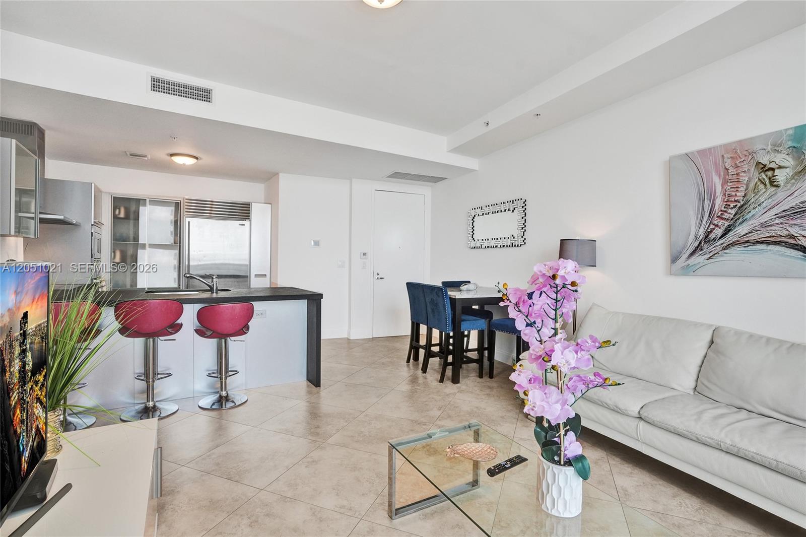 4705 2 / 2 1577 sq. ft. $ 2026-07-09 0 Photo