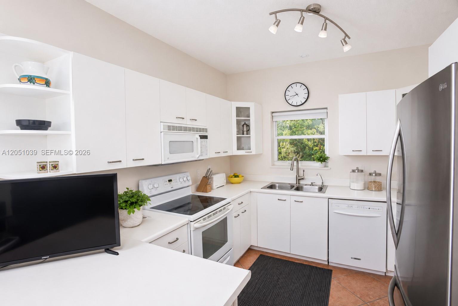 Photo of 1115 Weeping Willow Way  (1115), Hollywood, Florida, 33019 - 