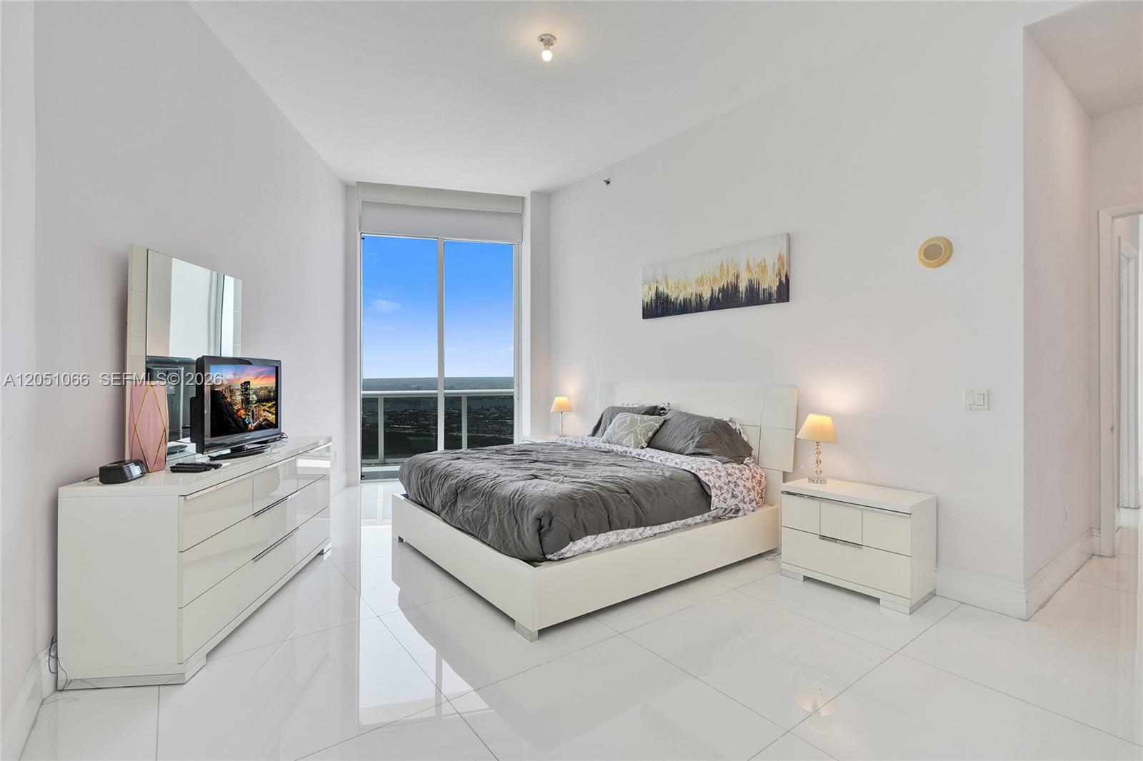 4305 2 / 2 1435 sq. ft. $ 2026-07-09 0 foto