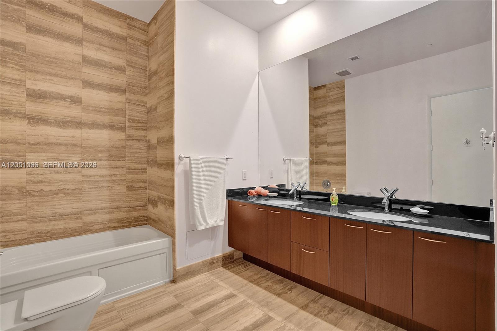 4305 2 / 2 1435 sq. ft. $ 2026-07-09 0 foto
