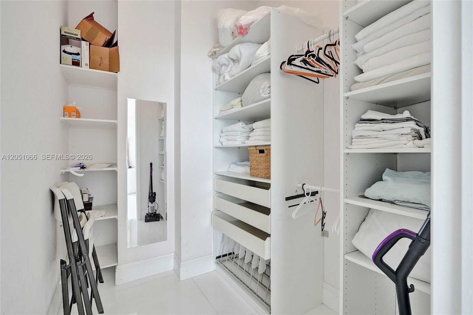 4305 2 / 2 1435 sq. ft. $ 2026-07-09 0 foto