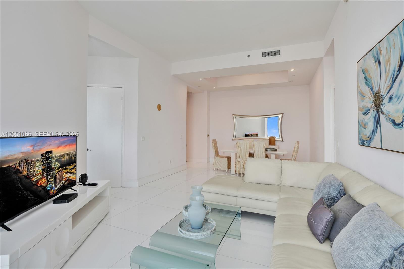 4305 2 / 2 1435 sq. ft. $ 2026-07-09 0 foto