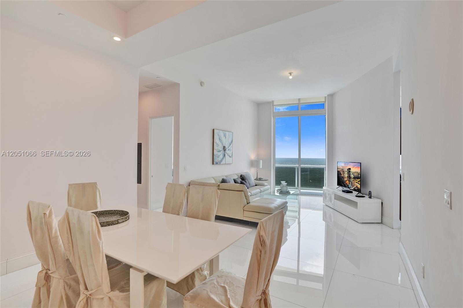 4305 2 / 2 1435 sq. ft. $ 2026-07-09 0 foto