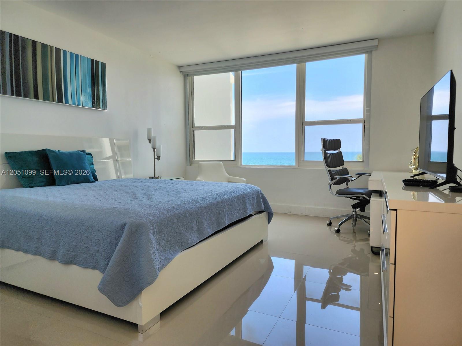 Photo of 3505 Ocean Dr  #521, Hollywood, Florida, 33019 - 